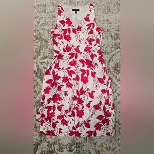 Banana Republic White Midi Lined V-neck Dress with Red Floral Print Size 4P-EUC